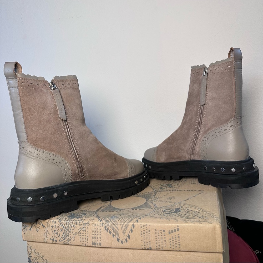 Free People Tate Chelsea Boot in Oyster tan brown ankle western flat platform - Picture 6 of 7